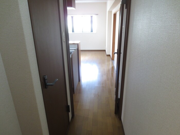 物件内観写真7　(廊下)