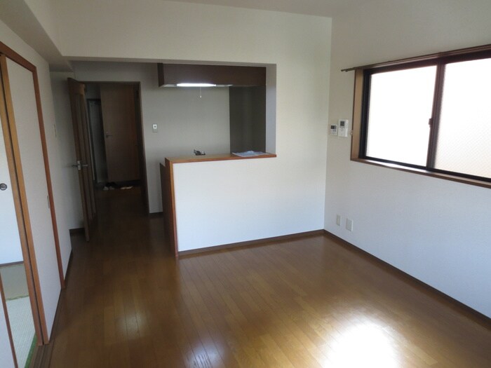 物件内観写真8　(居室)