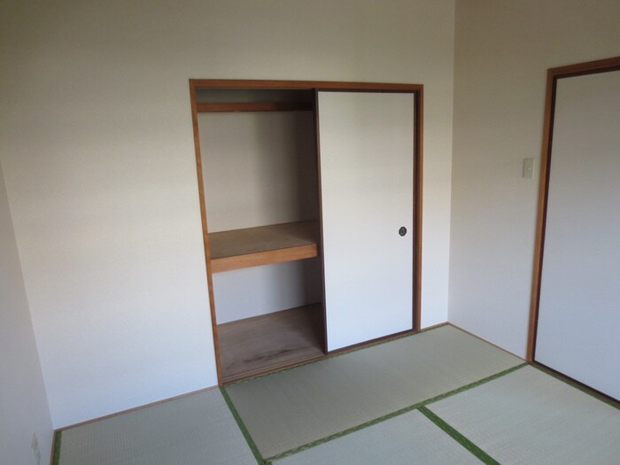 物件内観写真12　(収納)