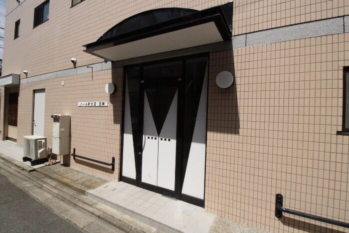 物件外観写真4　(エントランス部分)