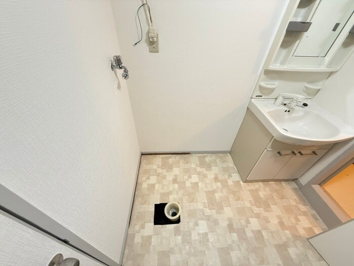 物件内観写真9　(洗濯機置場)