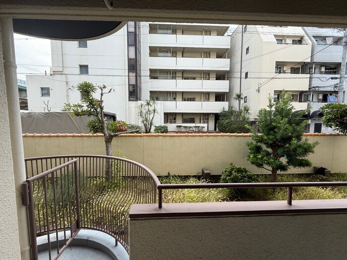 物件内観写真18　(室内からの展望)