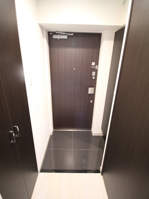 物件内観写真16　(玄関)