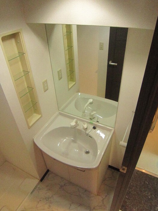 物件内観写真8　(洗面)