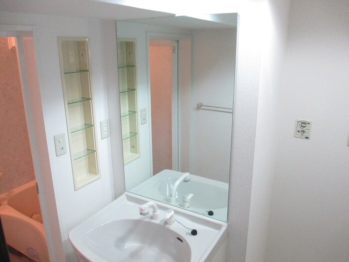 物件内観写真9　(洗面)