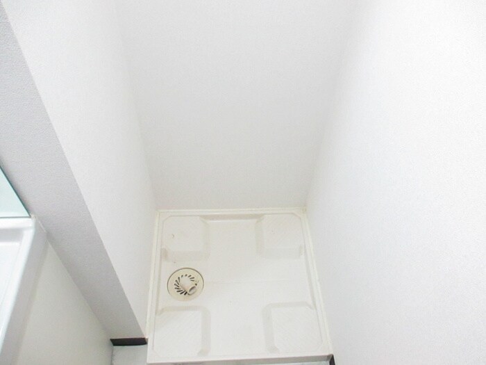 物件内観写真10　(洗濯機置場)