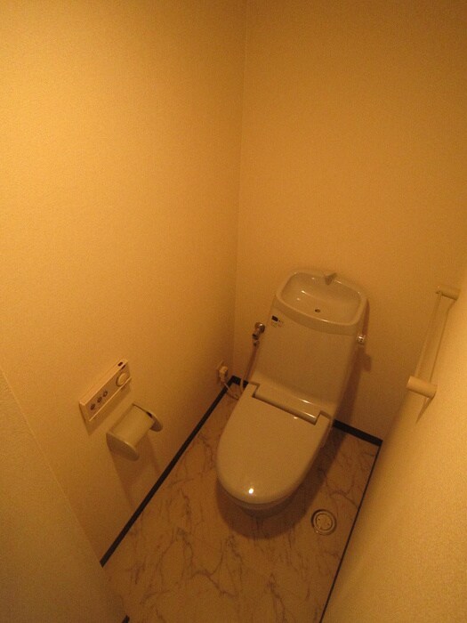 物件内観写真11　(トイレ)