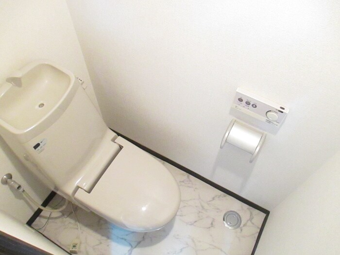 物件内観写真12　(トイレ)