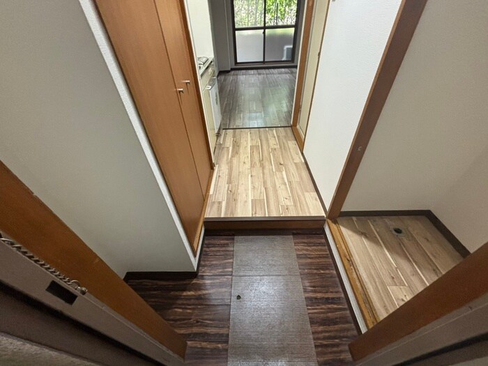 物件内観写真19　(玄関)