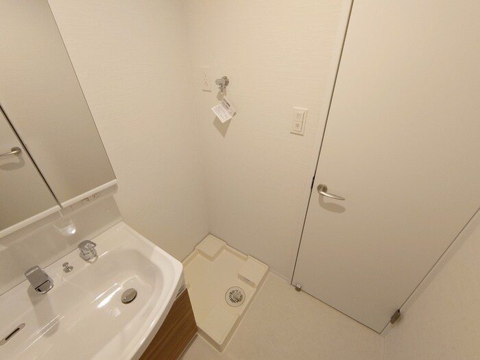 物件内観写真12　(洗濯機置場)