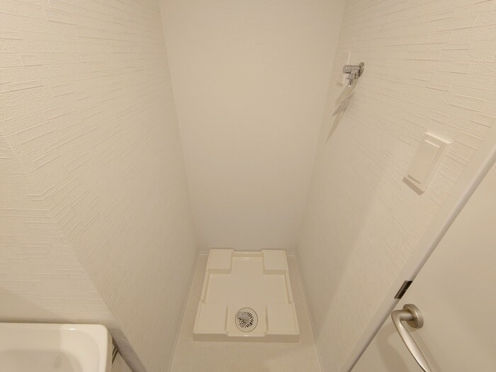 物件内観写真12　(洗濯機置場)