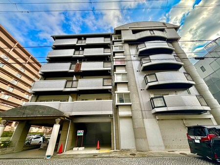 マンション津坂外観写真