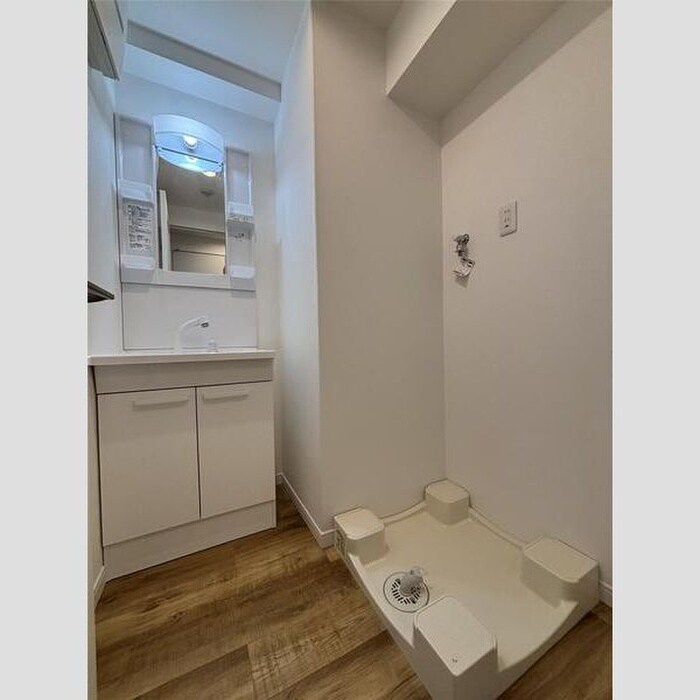 物件内観写真15　(洗濯機置場)