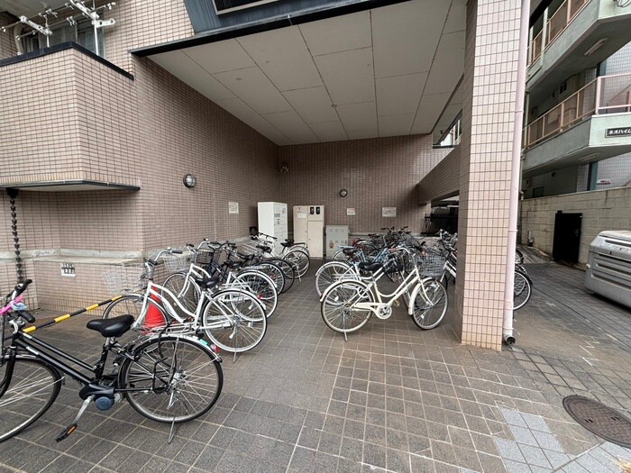 物件外観写真5　(駐輪場)