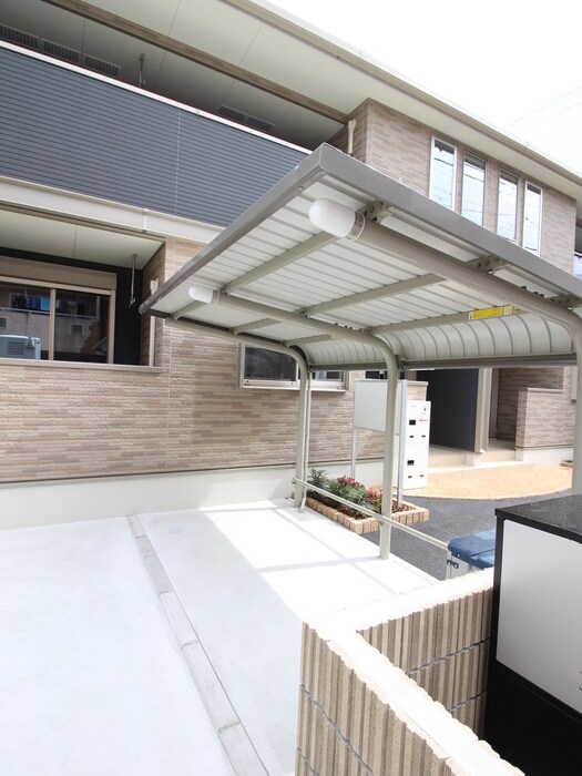 物件外観写真4　(駐輪場)