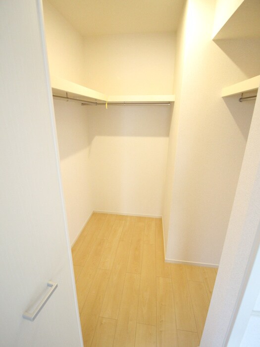 物件内観写真12　(収納)