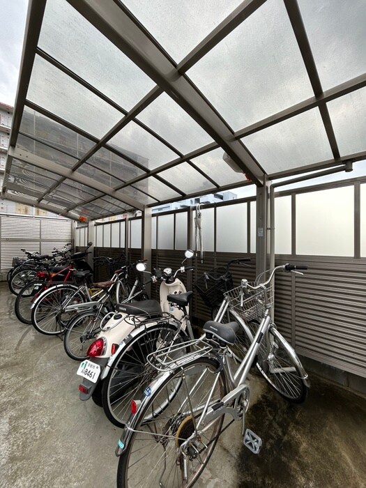 物件外観写真6　(駐輪場)