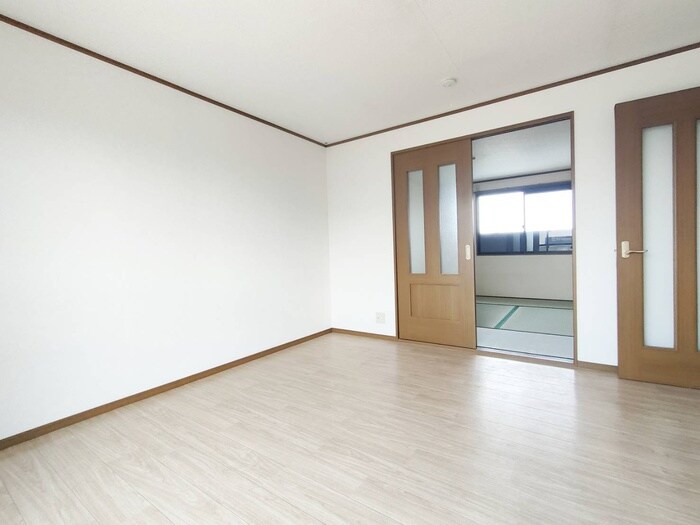 物件内観写真9　(居室)