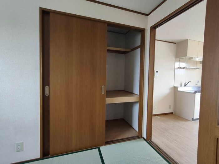 物件内観写真11　(収納)