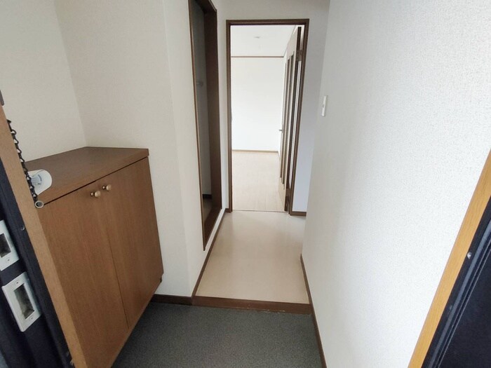 物件内観写真15　(玄関)