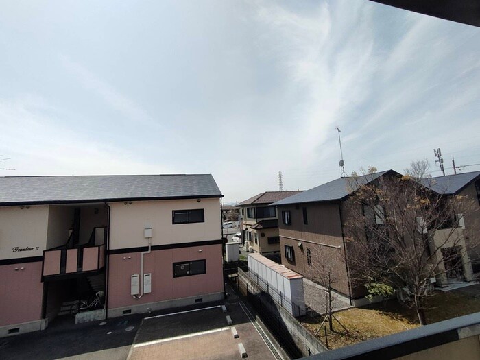 物件内観写真18　(室内からの展望)