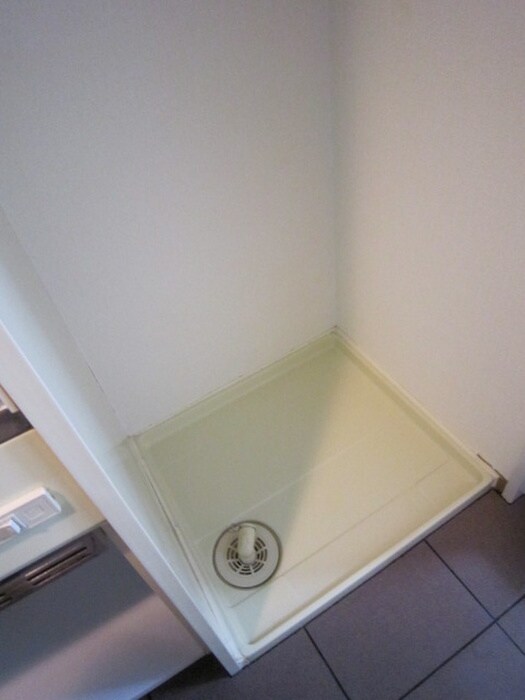 物件内観写真11　(洗濯機置場)