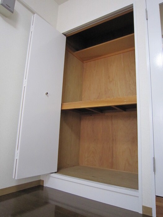 物件内観写真12　(収納)