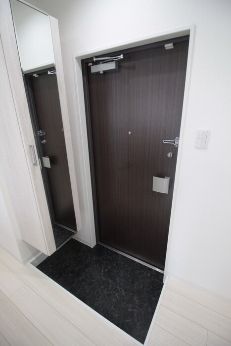 物件内観写真8　(玄関)