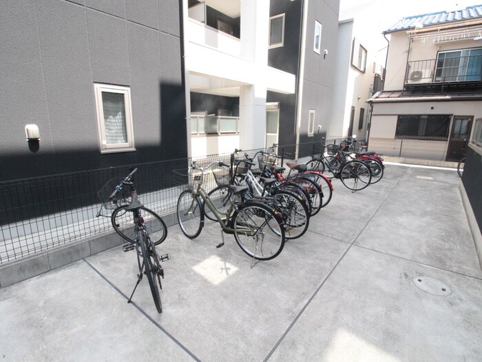 物件外観写真3　(駐輪場)