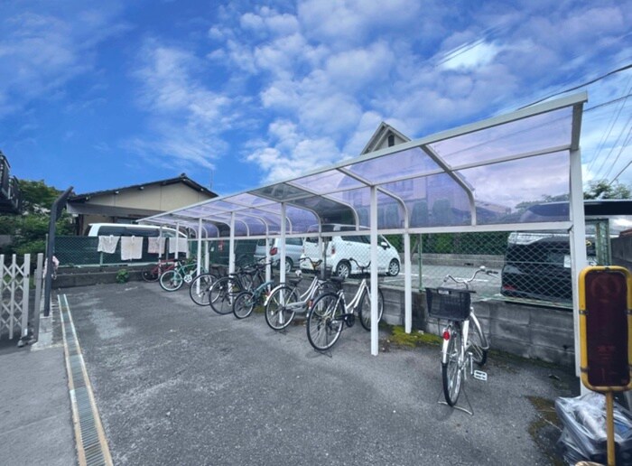 物件外観写真3　(駐輪場)