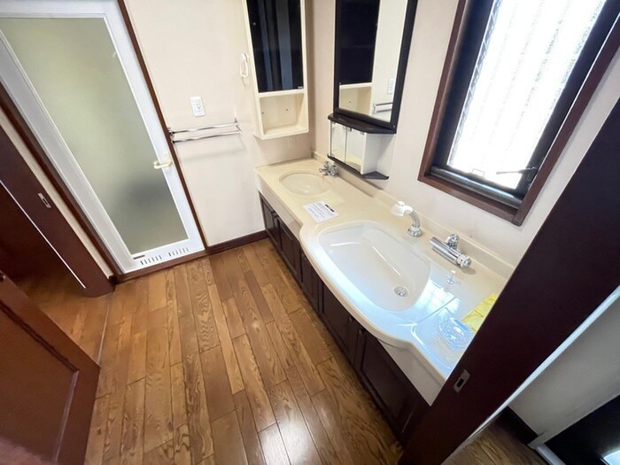 物件内観写真10　(洗面)