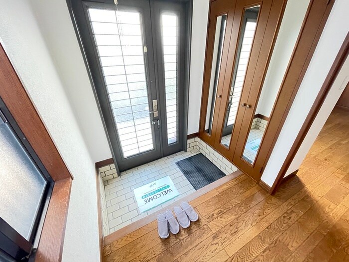 物件内観写真15　(玄関)