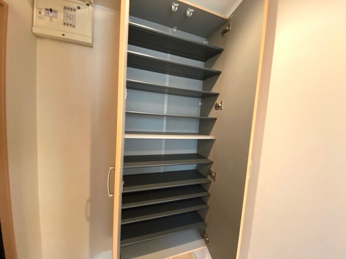 物件内観写真15　(靴箱)