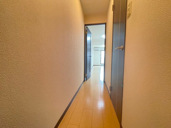 物件内観写真14　(廊下)