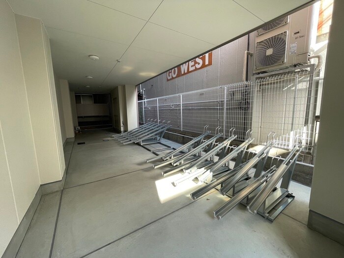 物件外観写真3　(駐輪場)