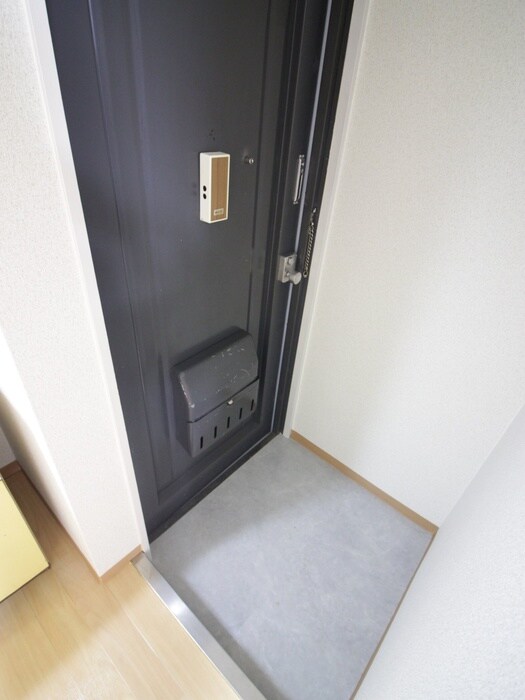 物件内観写真16　(玄関)