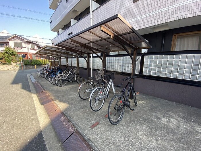 物件外観写真5　(駐輪場)