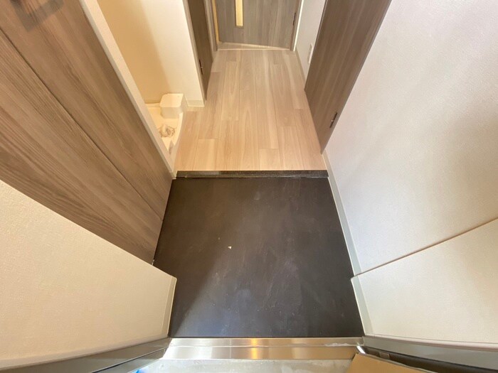 物件内観写真12　(玄関)