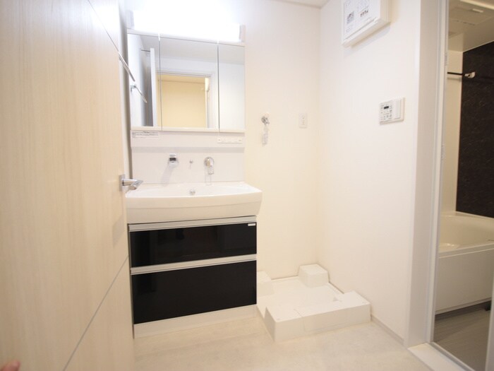 物件内観写真18　(洗濯機置場)