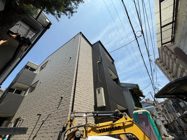 建築中