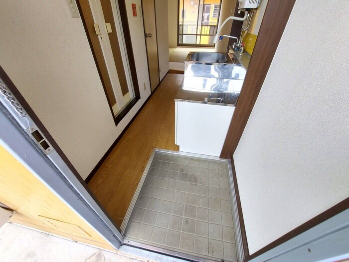 物件内観写真15　(玄関)