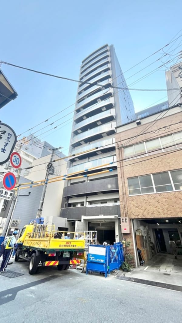 建築中