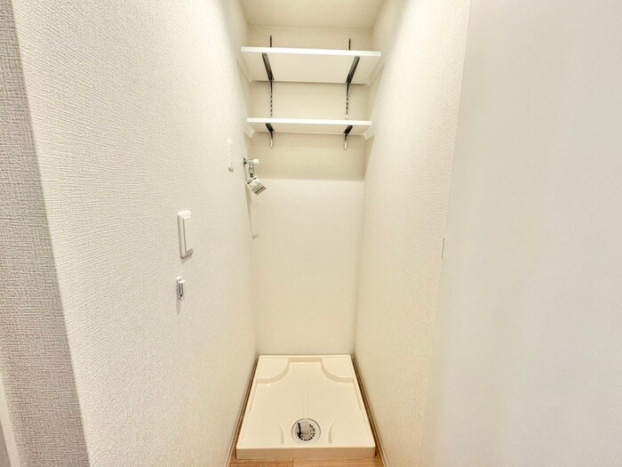 物件内観写真12　(洗濯機置場)