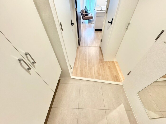 物件内観写真14　(玄関)