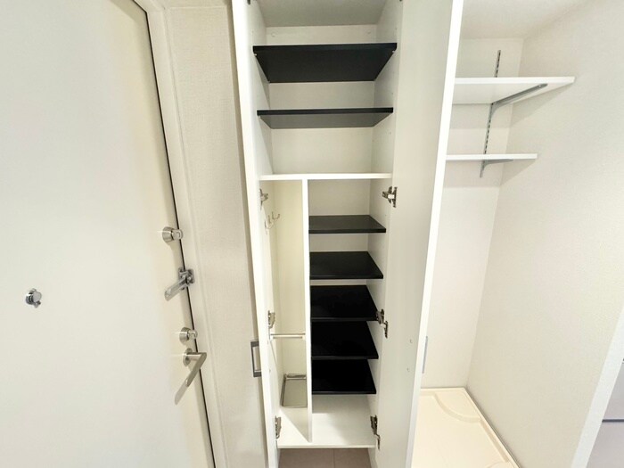 物件内観写真15　(靴箱)