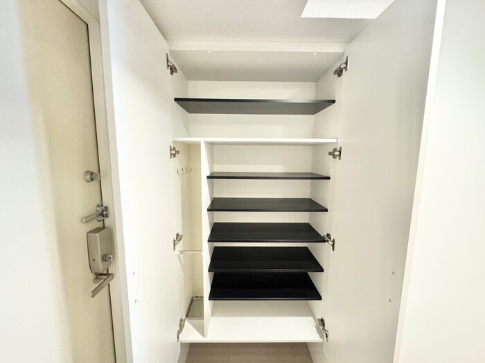 物件内観写真15　(靴箱)