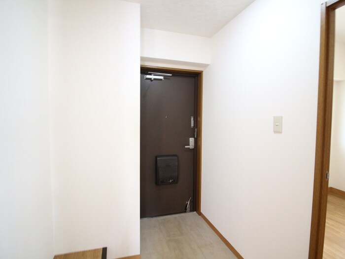 物件内観写真17　(玄関)