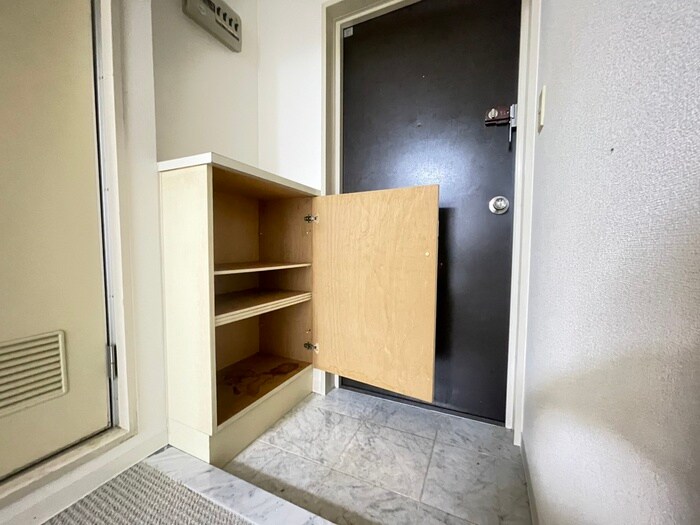 物件内観写真18　(靴箱)