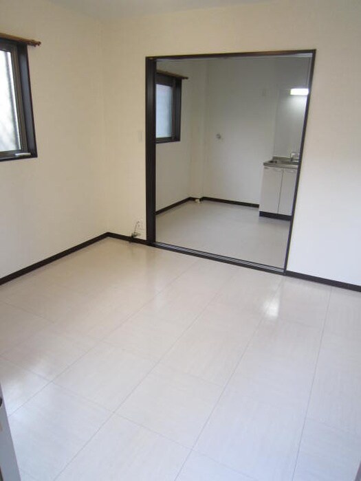 物件内観写真10　(居室)