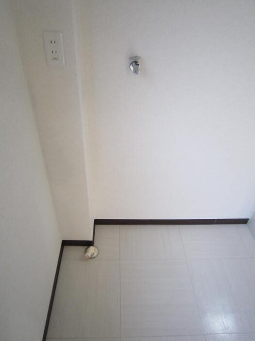 物件内観写真17　(洗濯機置場)